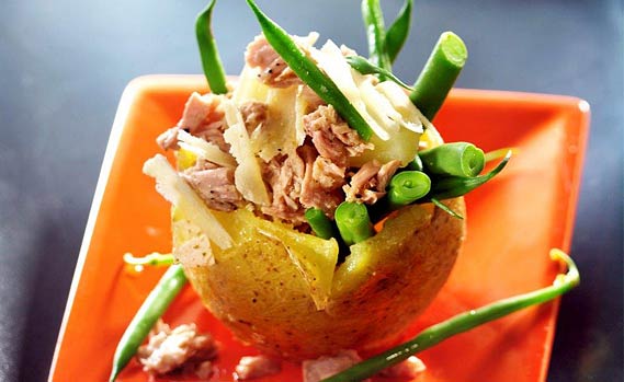 Salade de thon en barquette de pomme de terre